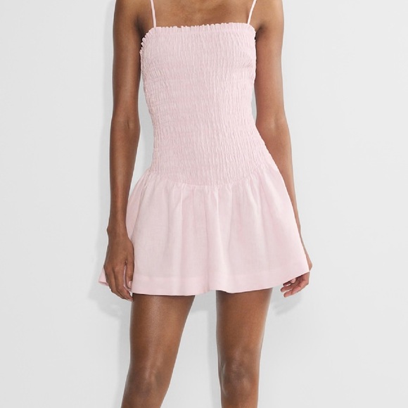 Aritzia Dresses & Skirts - Aritzia Pink Smocked Mini Dress